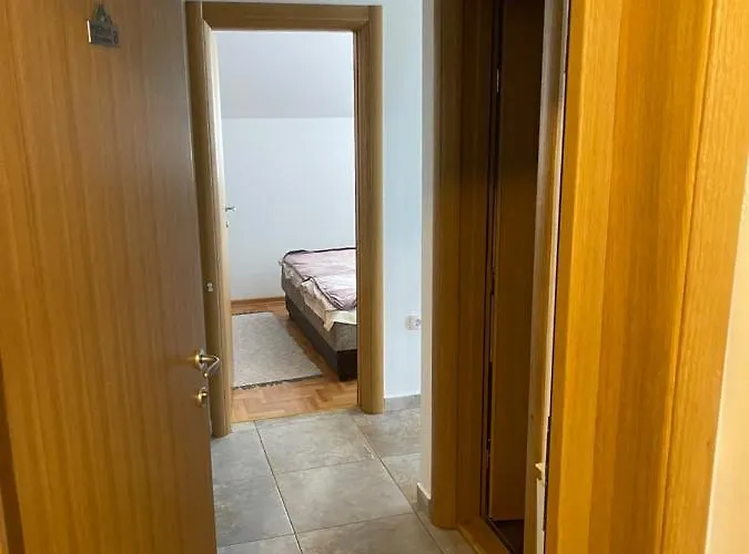 Zlatiborski Konaci, K15-8 דירה